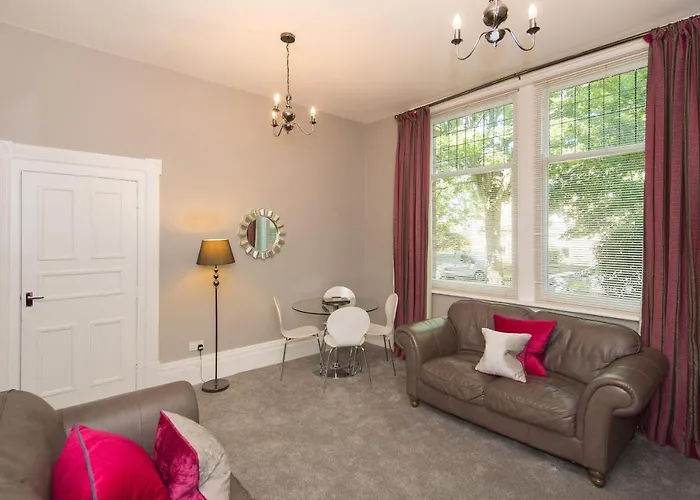 Albany House By Serviced Apartment *