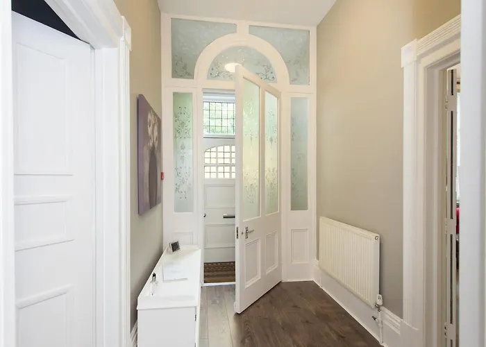 Albany House By Serviced Apartment *