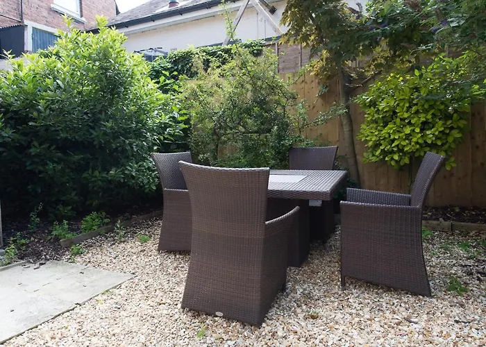 Albany House By Serviced Apartment *